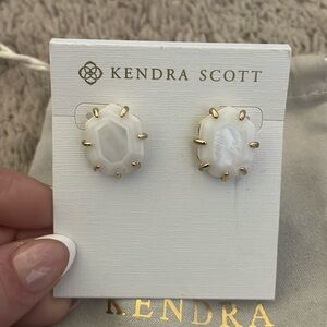 Kendra Scott Morgan Studs in Gold and Ivory Pearl